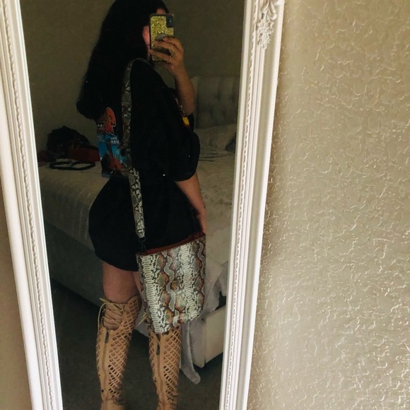 Outfit 2 - Picture 2 of 7